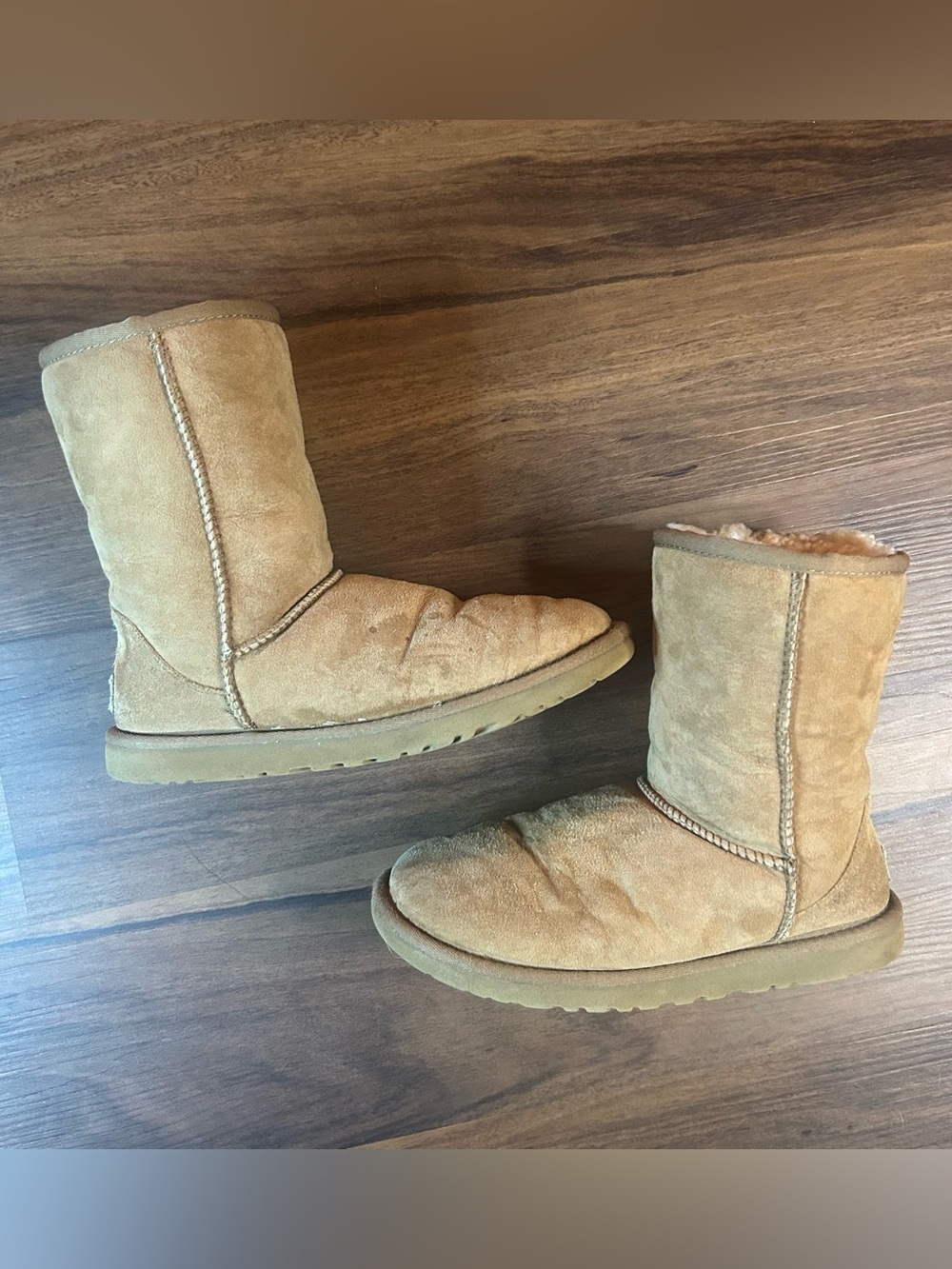 UGG Women's Tan Suede Shearling shirt Boots. Size US 6